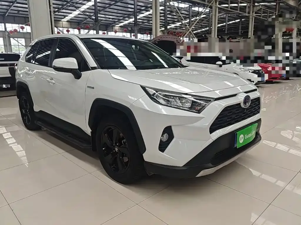 Toyota RAV4 — фото 5