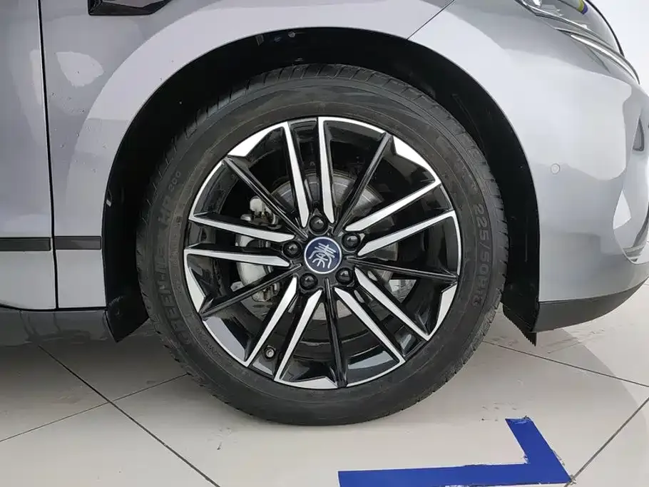 BYD Qin L — фото 10