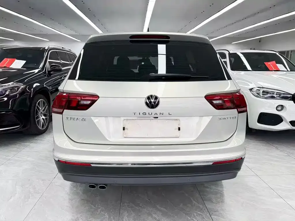 Volkswagen Tiguan L — фото 7