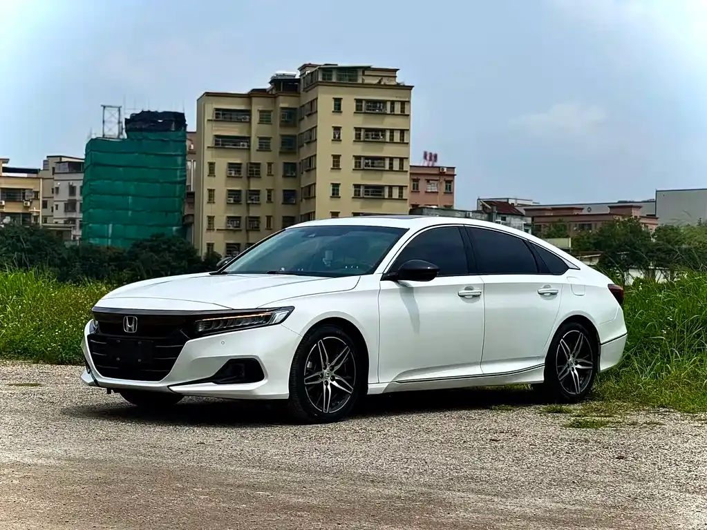 Honda Accord — фото 1