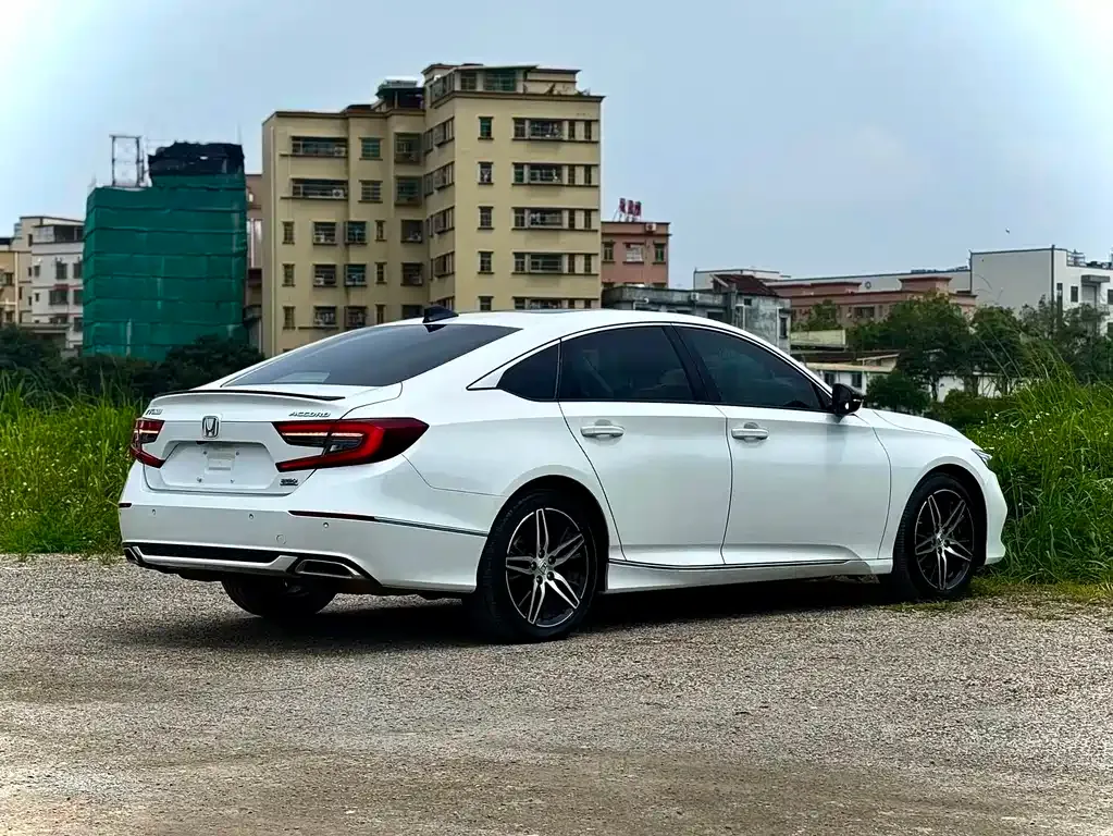 Honda Accord — фото 6