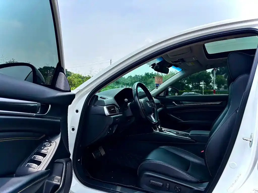 Honda Accord — фото 4