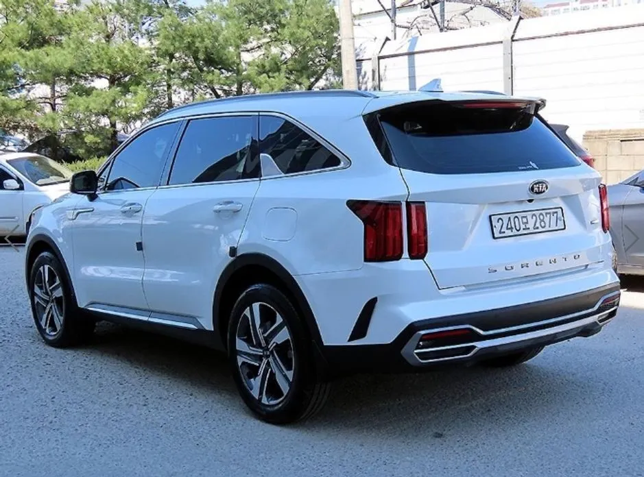 Kia Sorento — фото 10