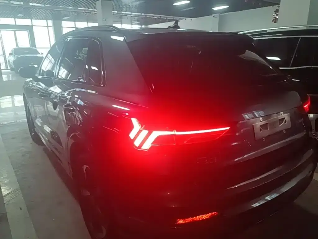Audi Q3 — фото 3