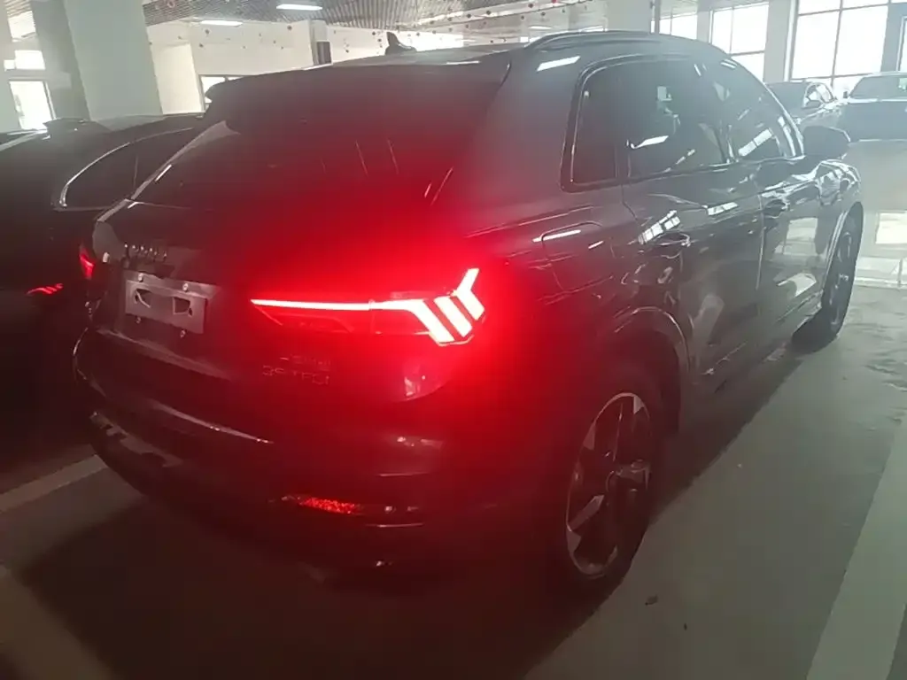 Audi Q3 — фото 5