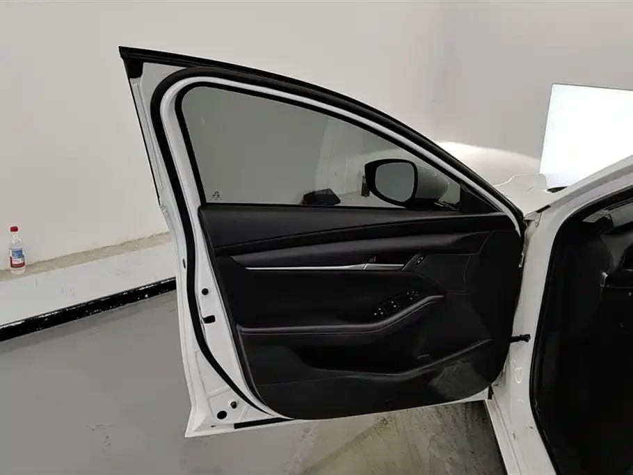 Mazda 3 Axela 2022 из CN, фото 2