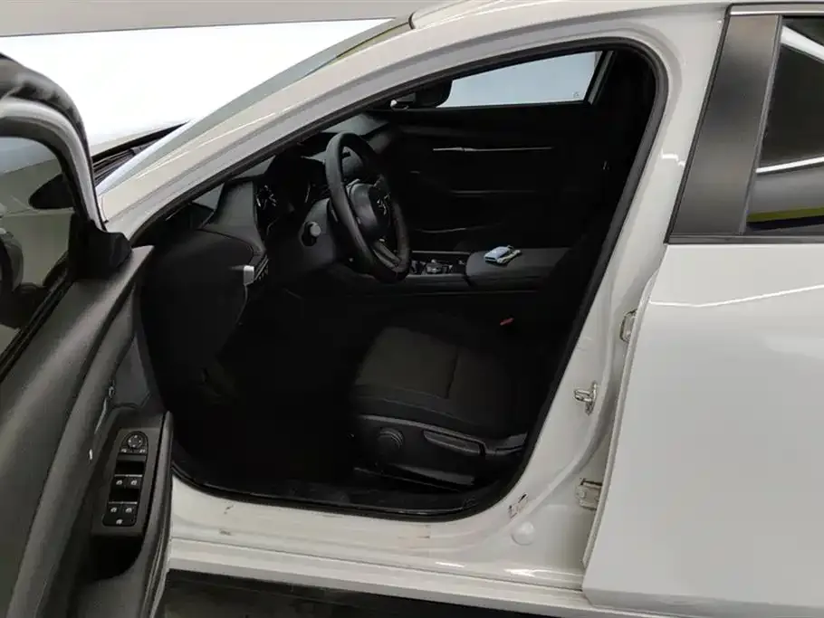 Mazda 3 Axela 2022 из CN, фото 5