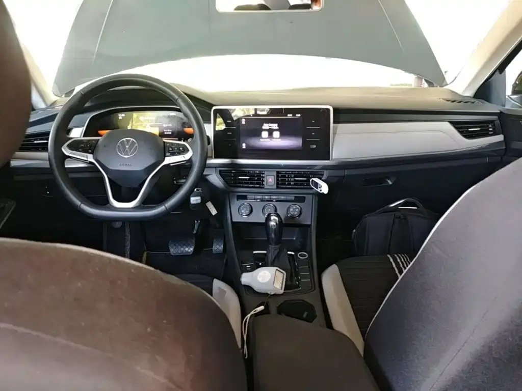 Volkswagen Bora 2023 из CN, фото 3