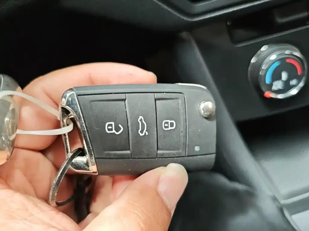 Volkswagen Bora 2023 из CN, фото 2