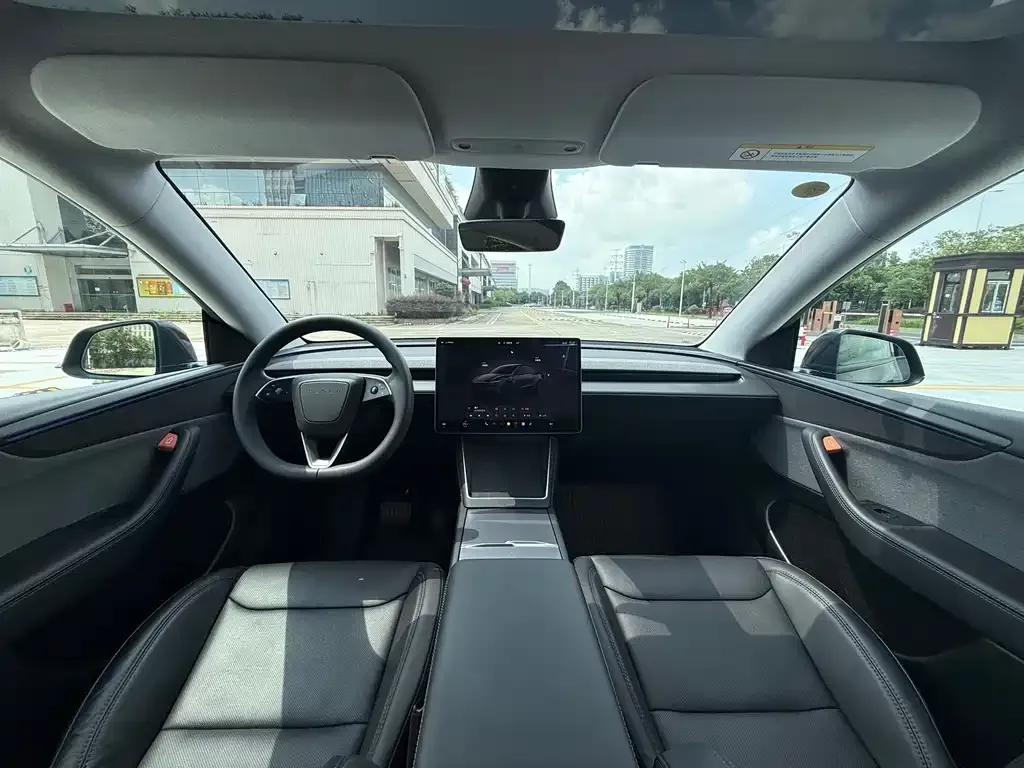 Tesla Model Y — фото 7