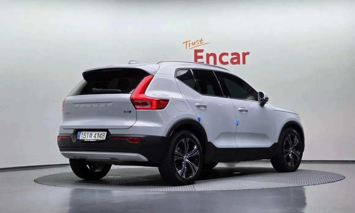 Volvo XC40 — фото 2