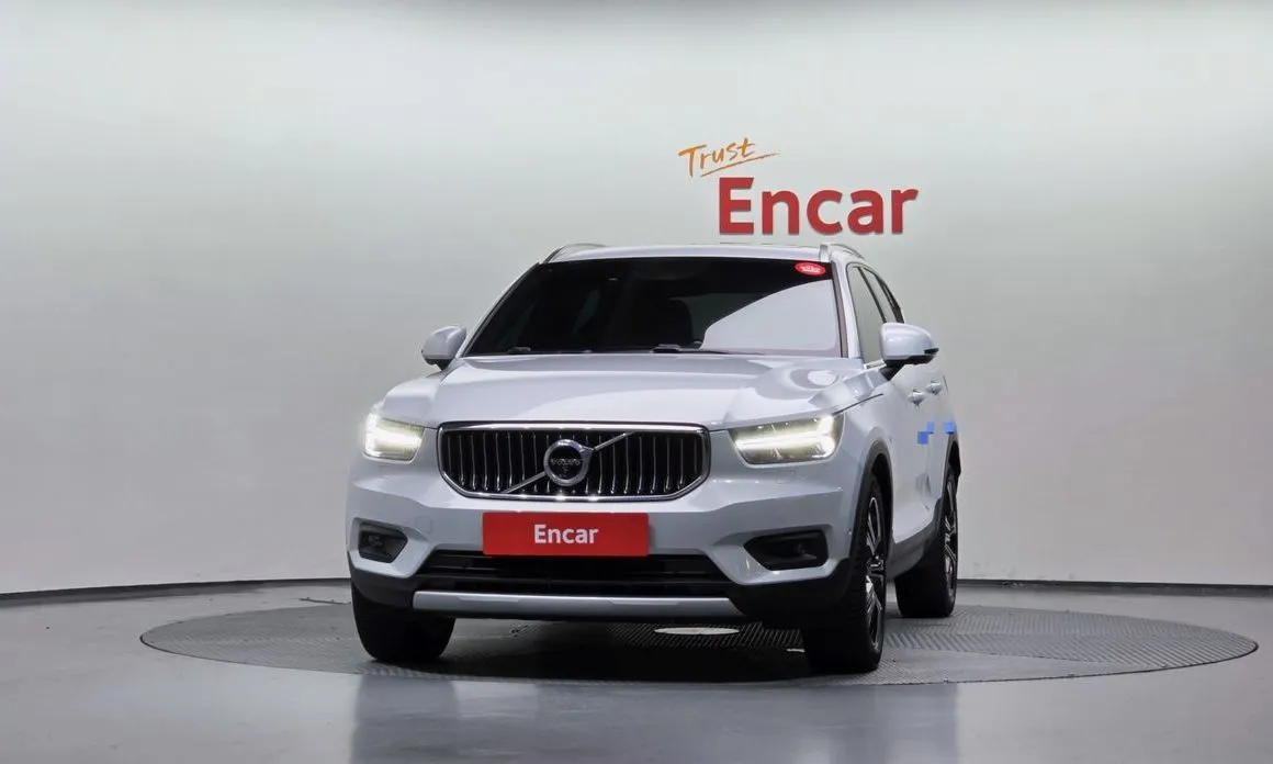 Volvo XC40 — фото 3