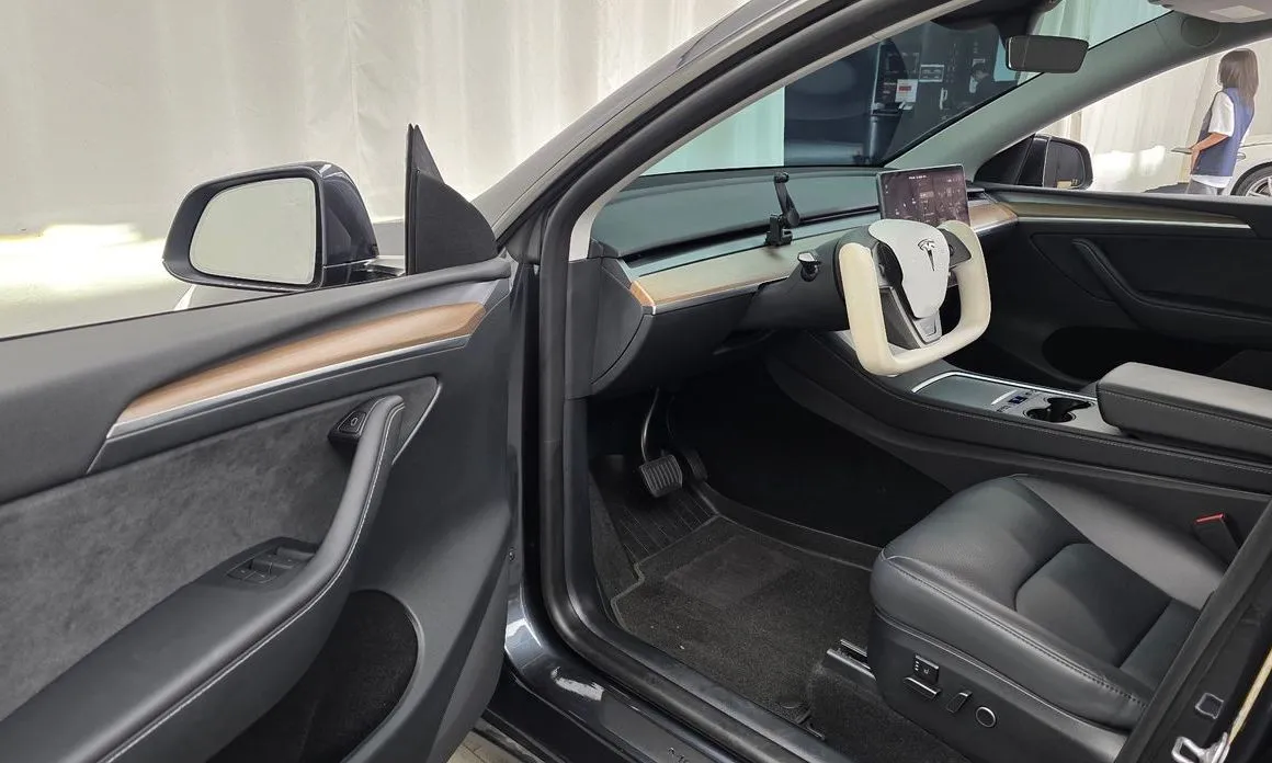 Tesla Model Y 2025 из KR, фото 8