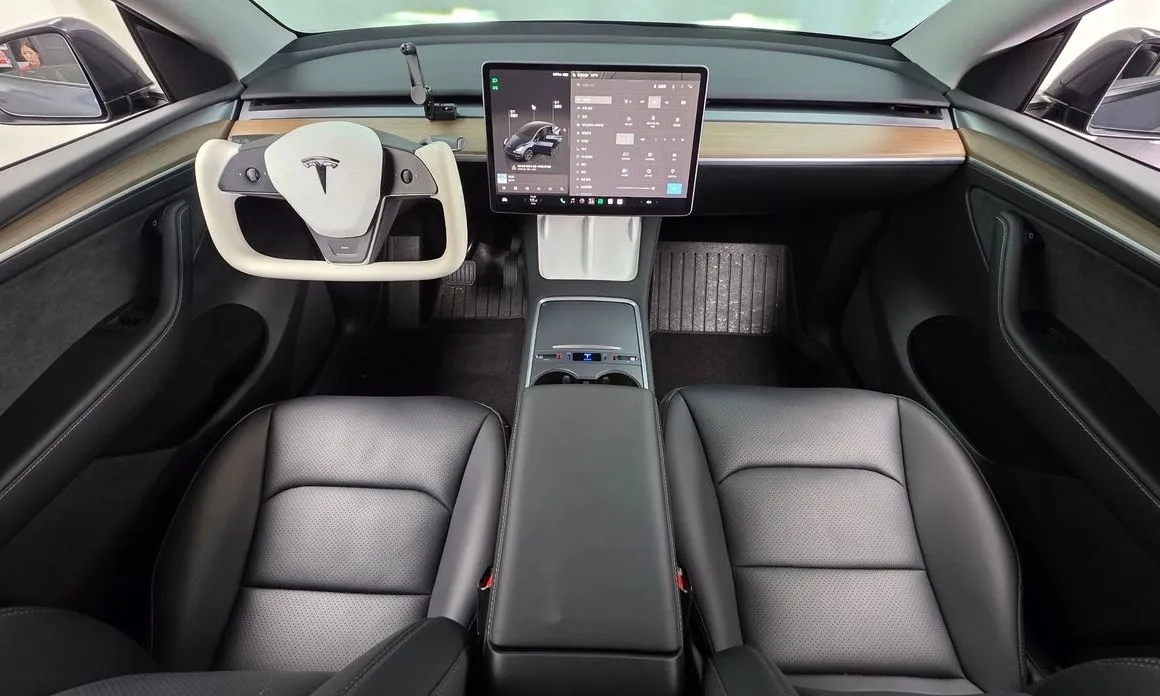 Tesla Model Y 2025 из KR, фото 9