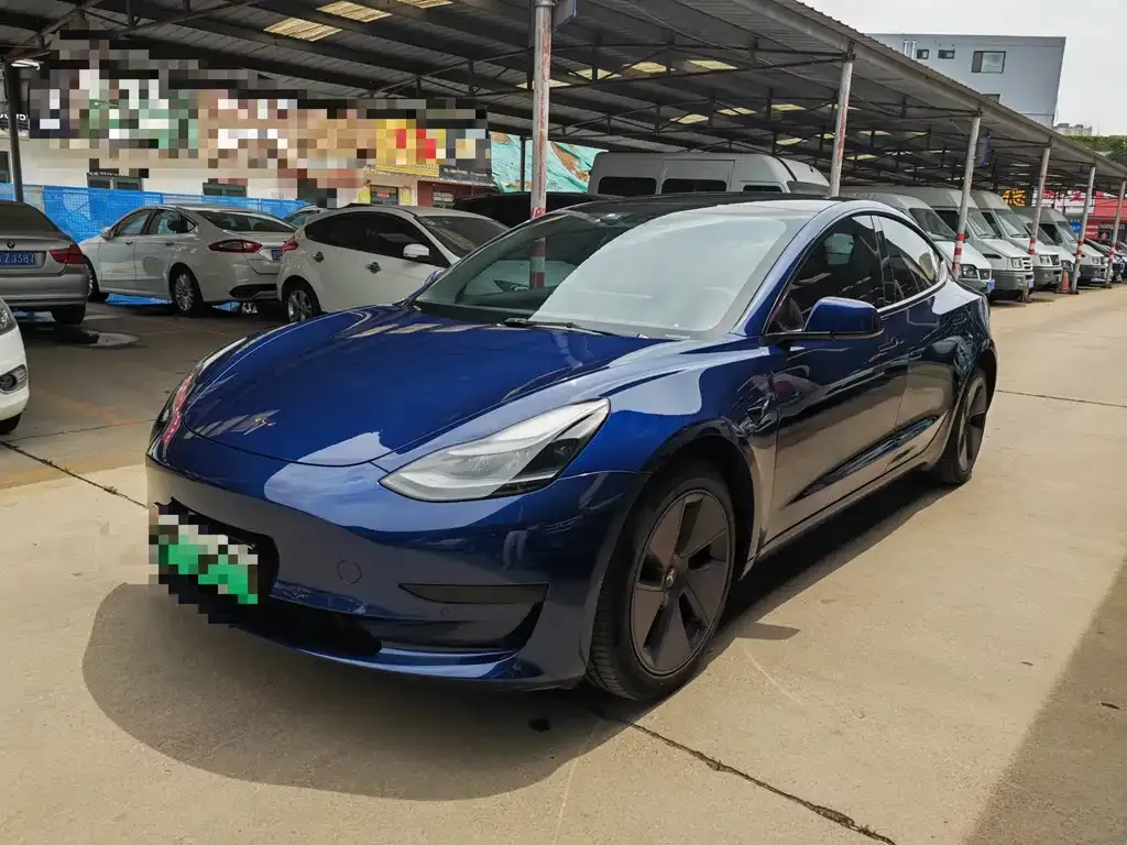 Tesla Model 3 — фото 1