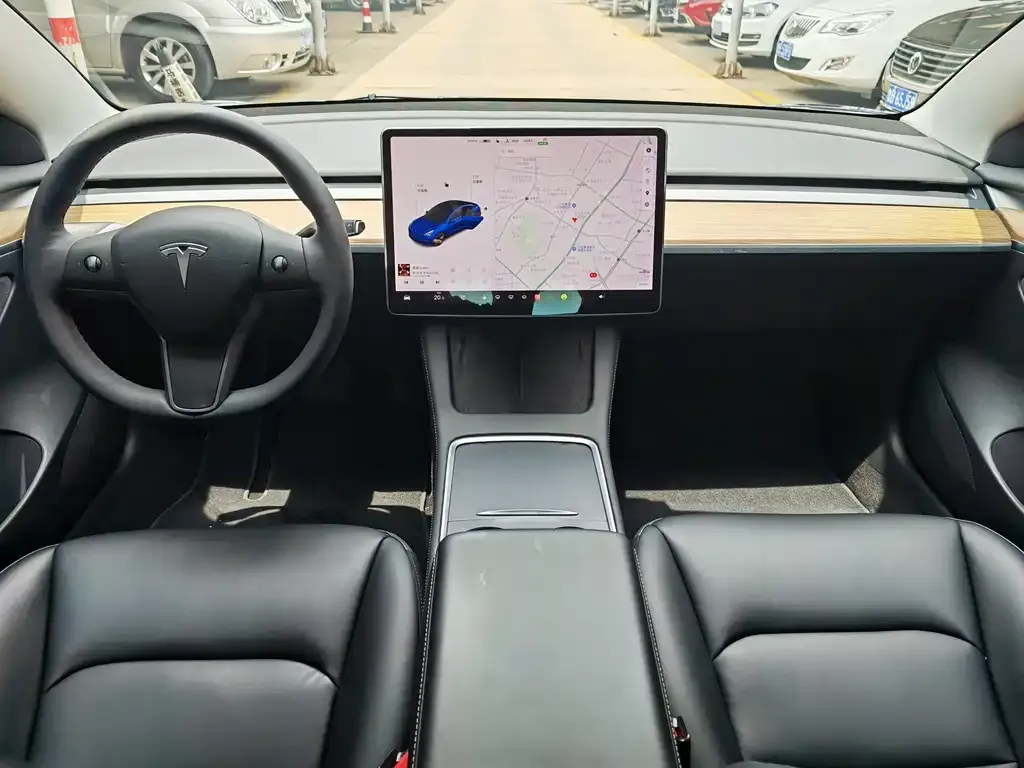 Tesla Model 3 — фото 2