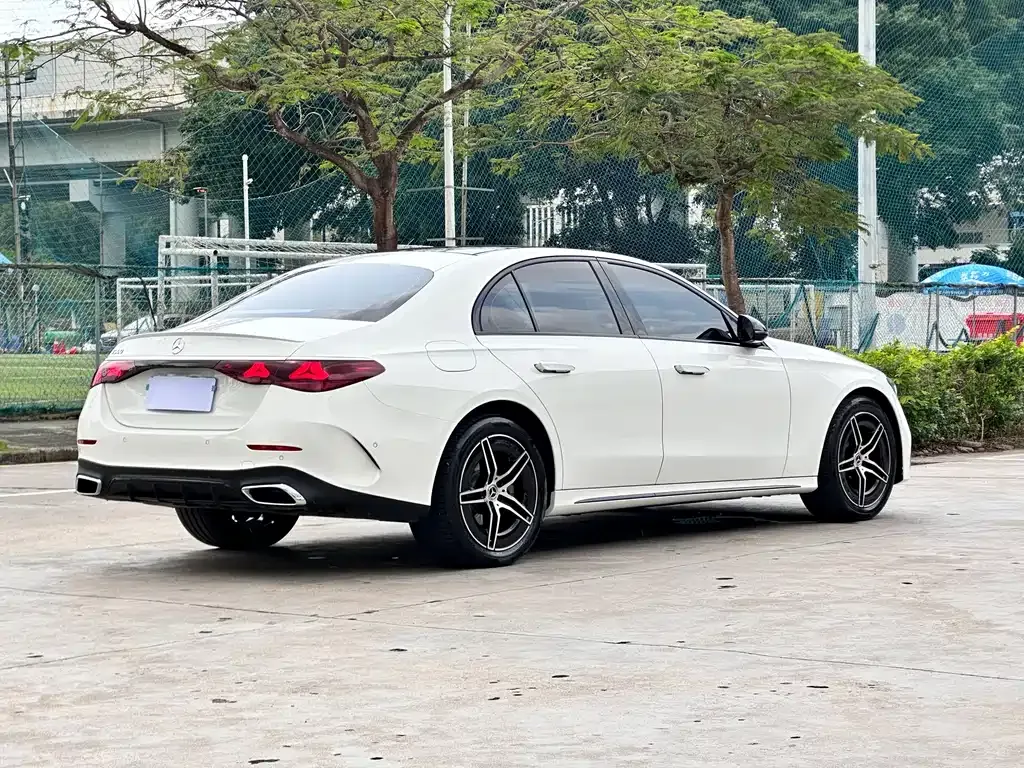 Mercedes-Benz E-Class (Import) — фото 9