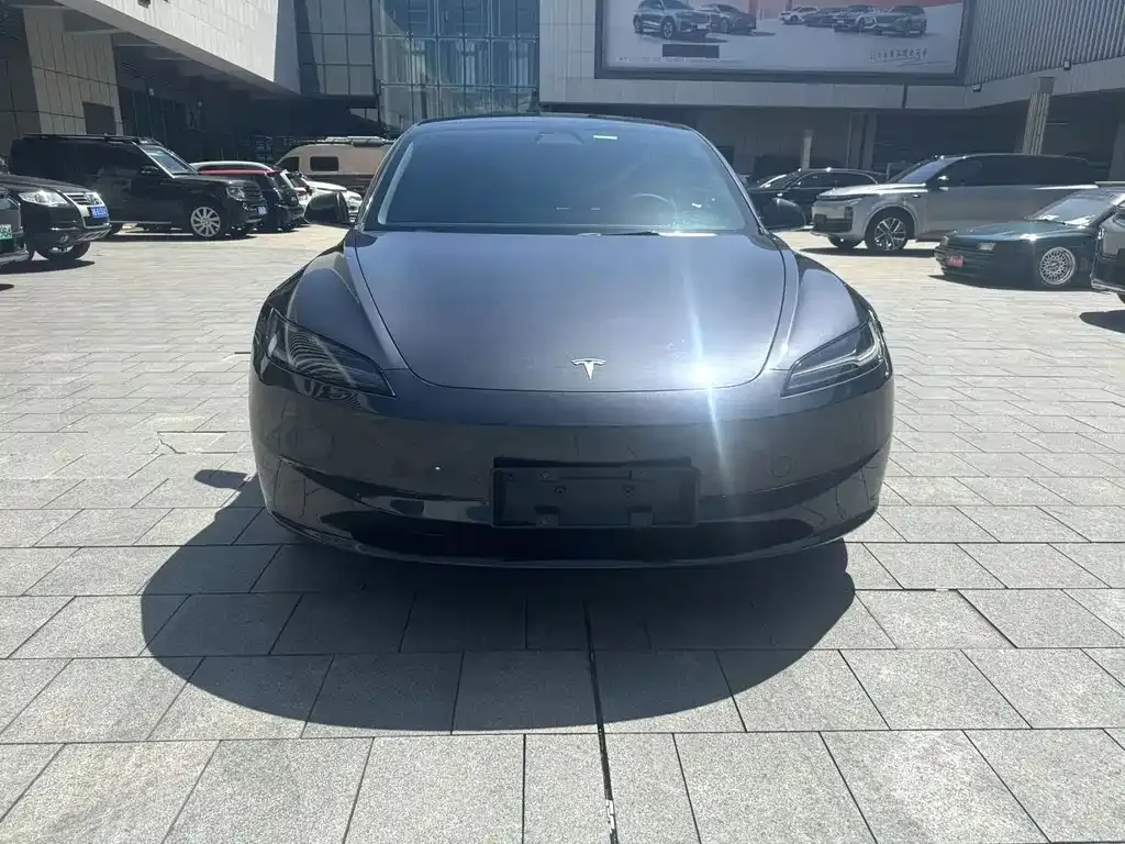 Tesla Model 3 — фото 4