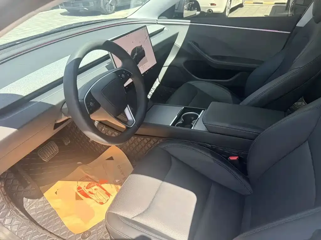 Tesla Model 3 — фото 6