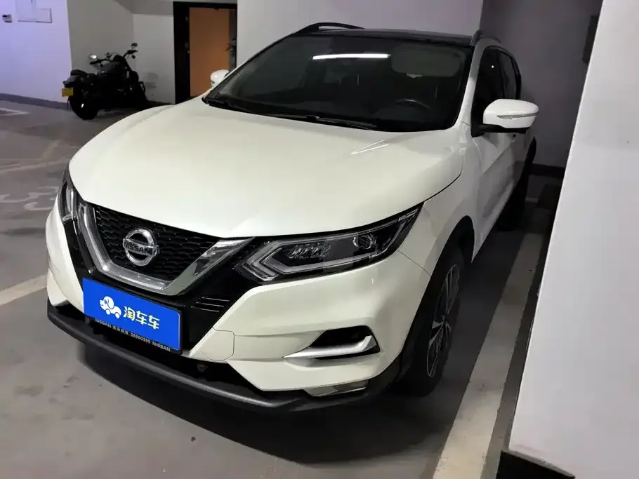 Nissan Qashqai — фото 1