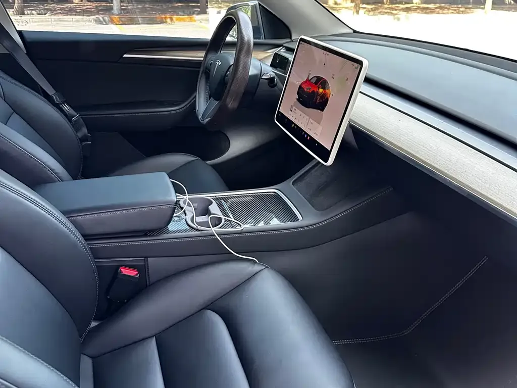 Tesla Model Y — фото 3