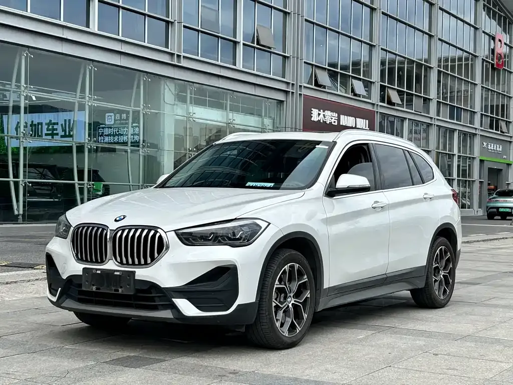 BMW X1 — фото 1