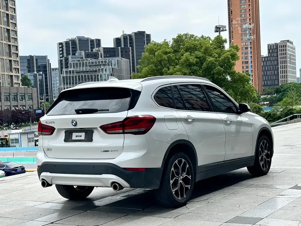 BMW X1 — фото 8