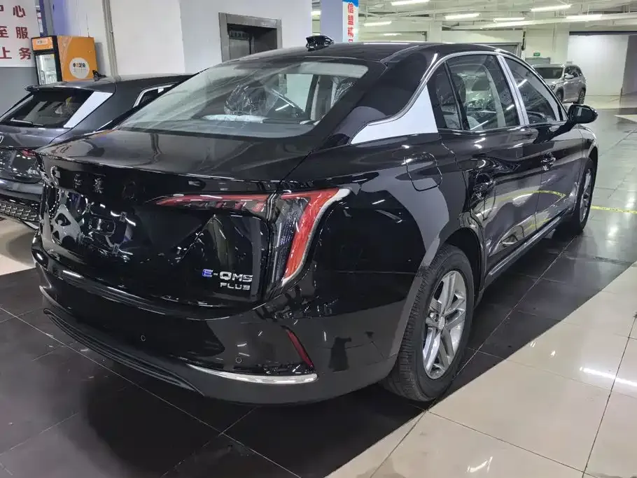 Hongqi E-QM5 — фото 7