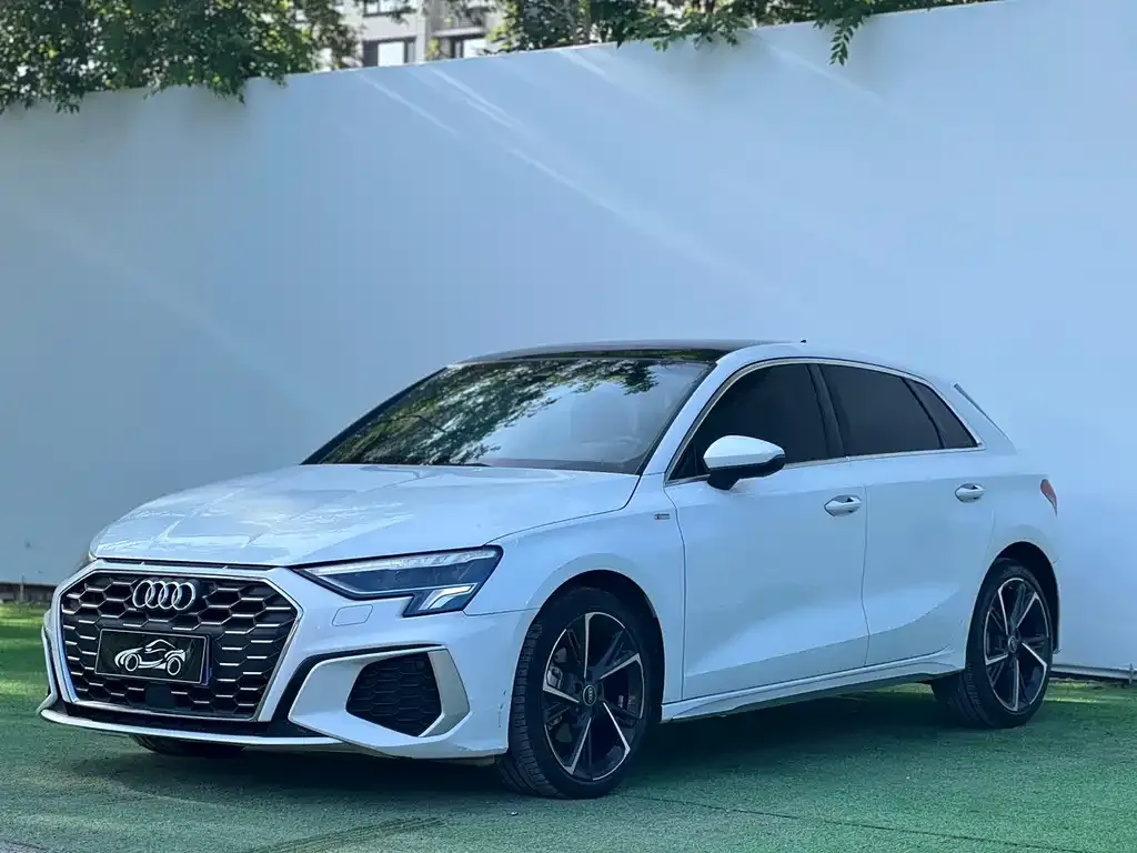 Audi A3 — фото 1