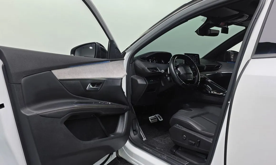 Peugeot 5008 2022 из KR, фото 8