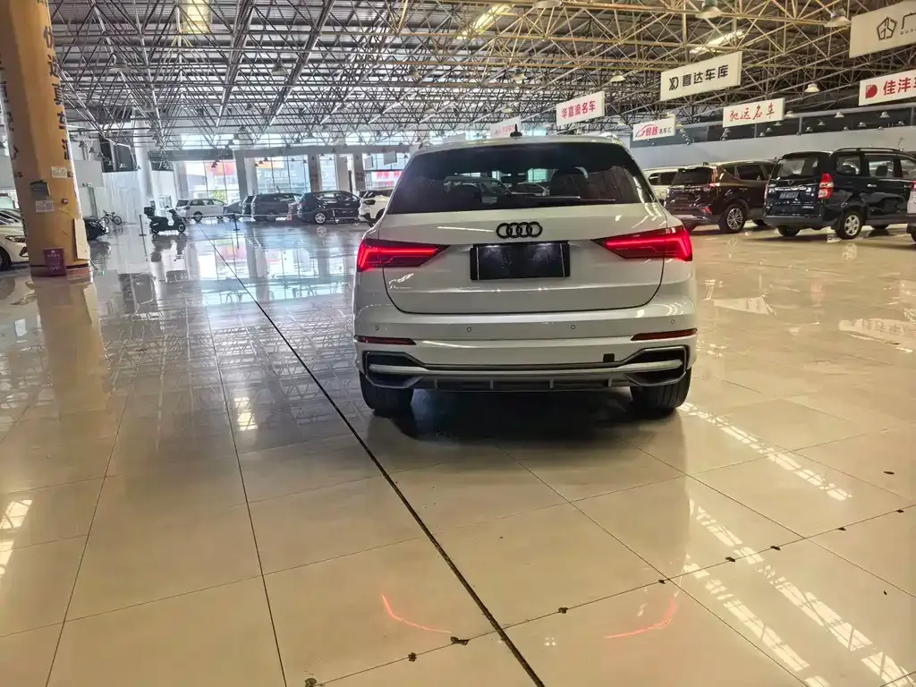 Audi Q3 — фото 9