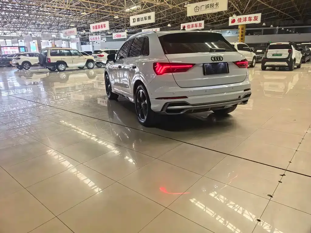 Audi Q3 — фото 10