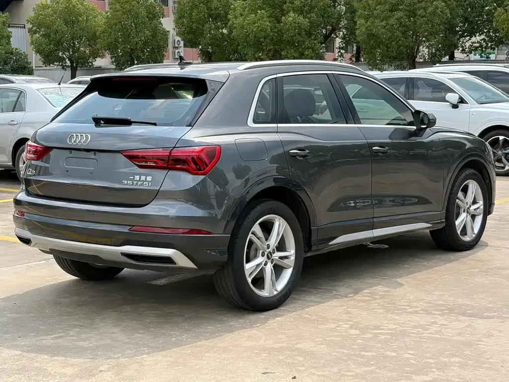 Audi Q3 — фото 8