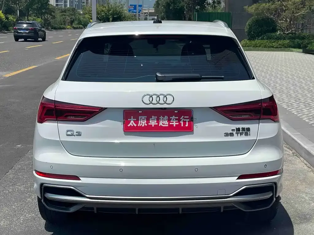 Audi Q3 2021 из CN, фото 4