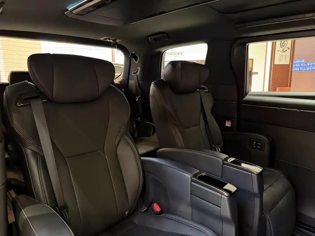 Toyota Alphard — фото 7