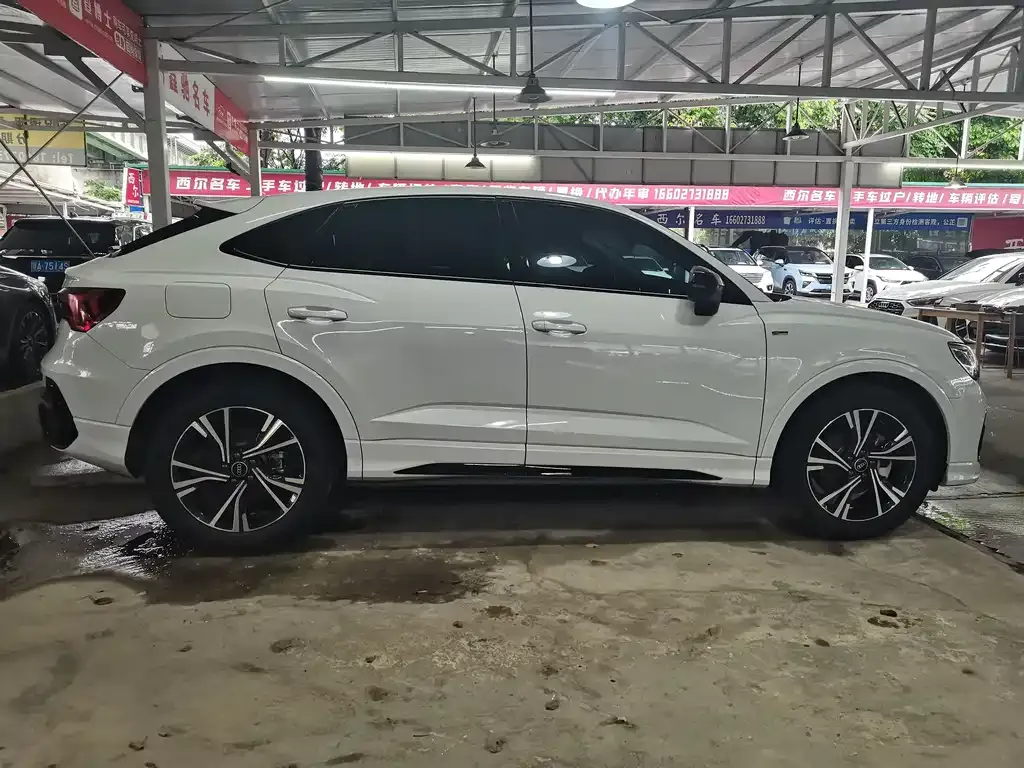 Audi Q3 Sportback — фото 10