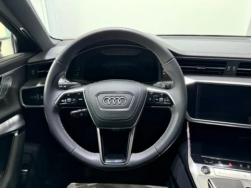 Audi A6L — фото 8