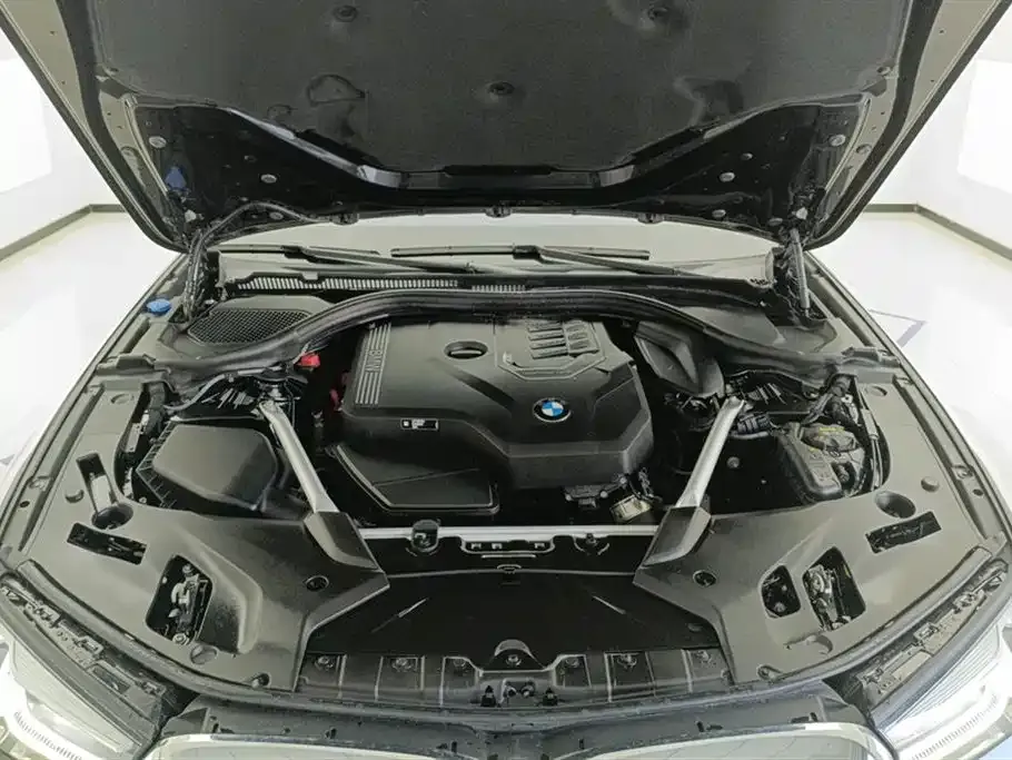 BMW 5 Series — фото 10