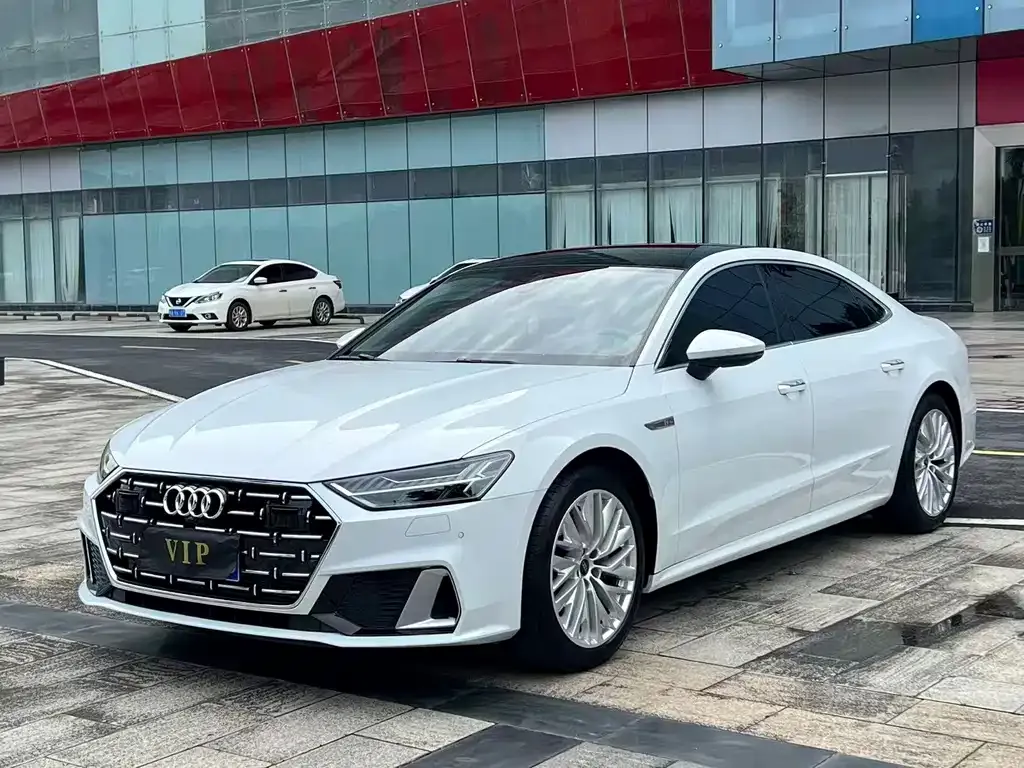 Audi A7L — фото 1