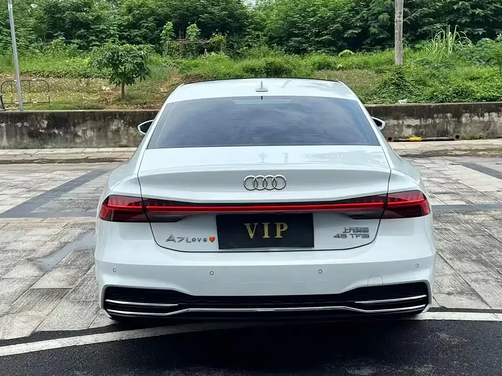 Audi A7L — фото 7