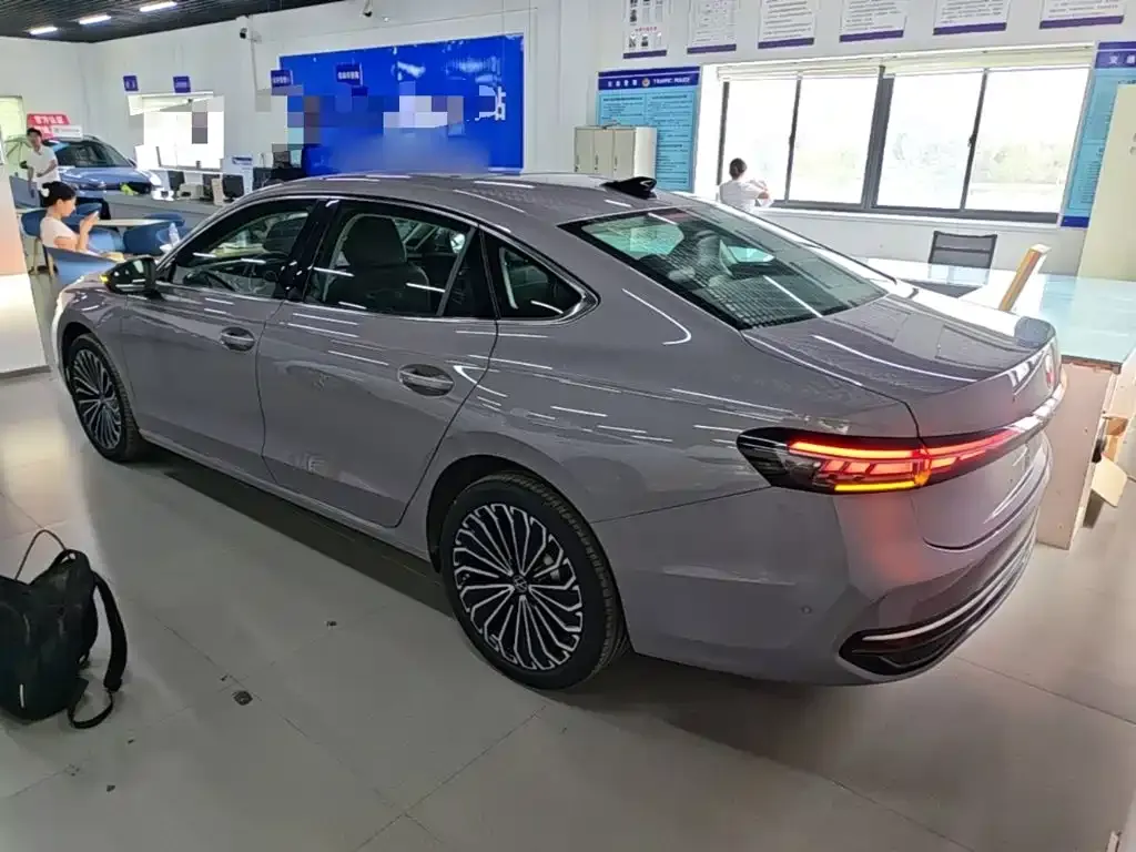 Volkswagen Passat — фото 8