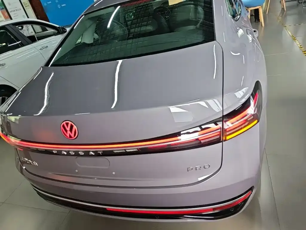 Volkswagen Passat — фото 9