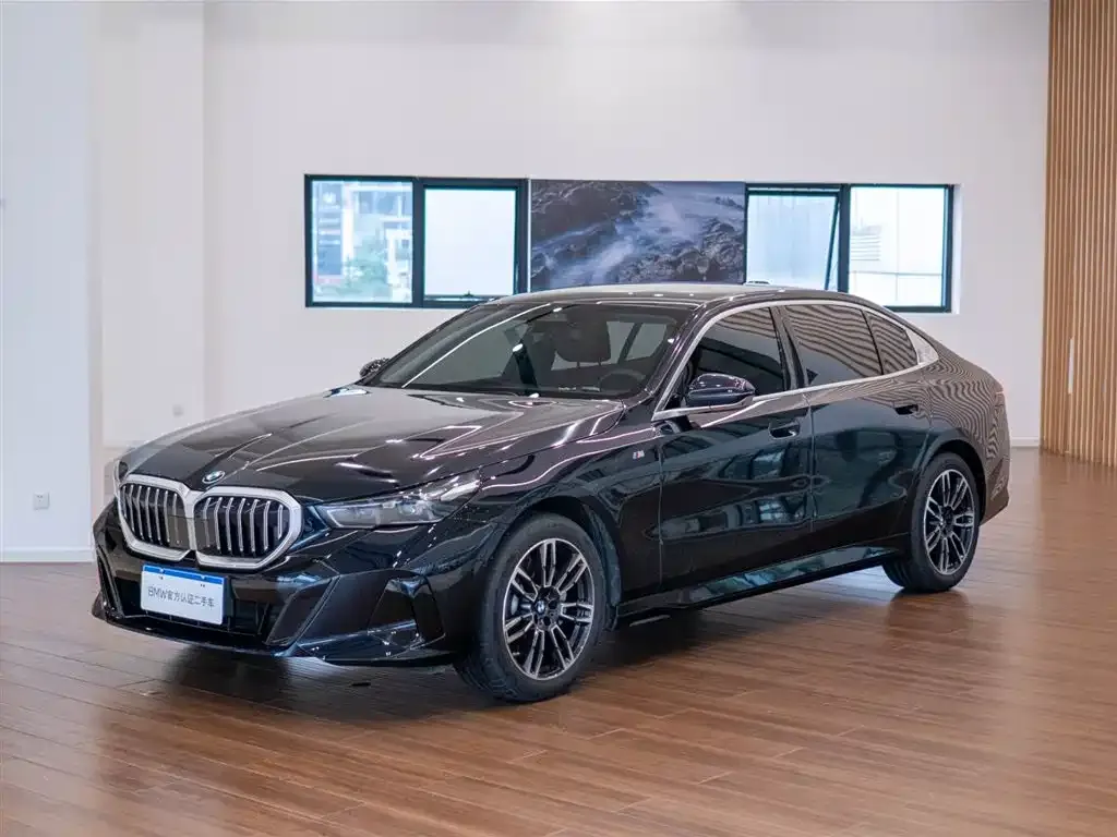BMW 5 Series — фото 4