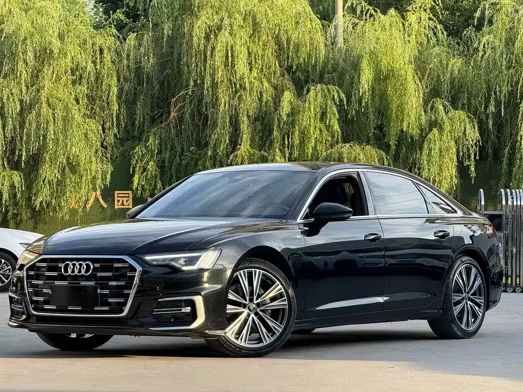 Audi A6L — фото 1