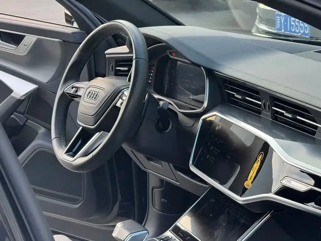 Audi A6L — фото 10