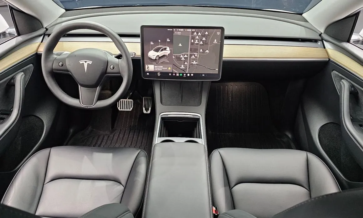Tesla Model Y — фото 9