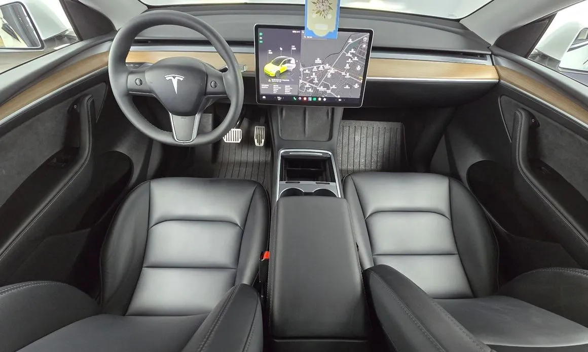 Tesla Model Y — фото 4