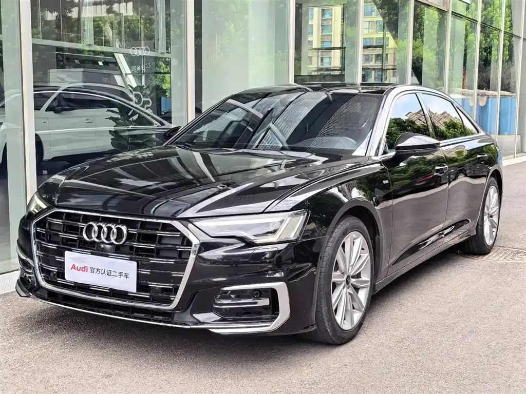 Audi A6L — фото 1