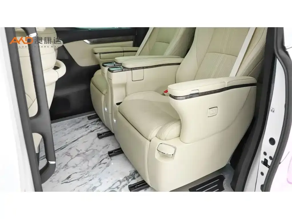 Toyota Alphard — фото 3