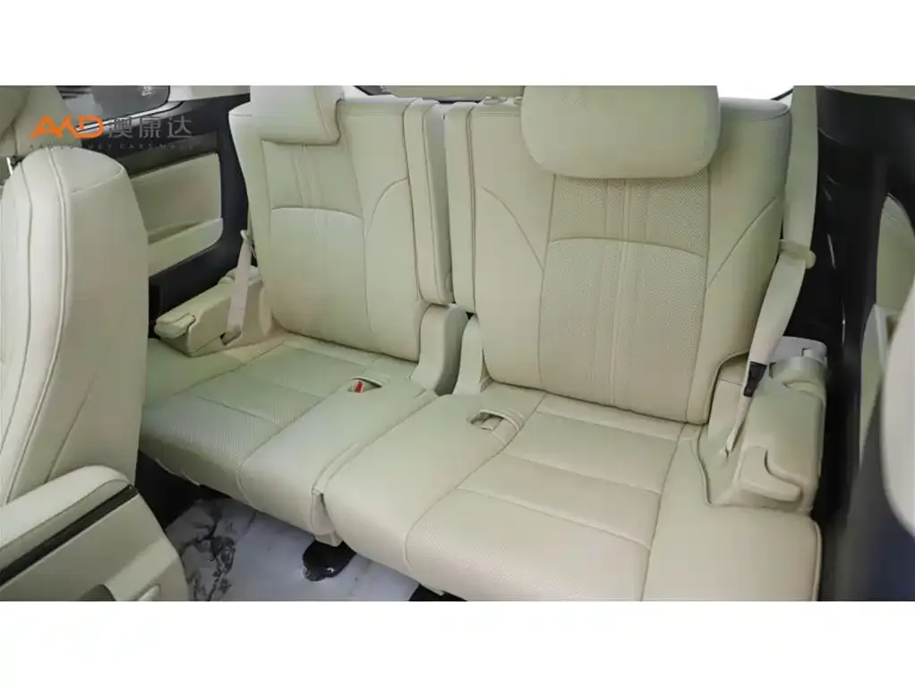 Toyota Alphard — фото 9